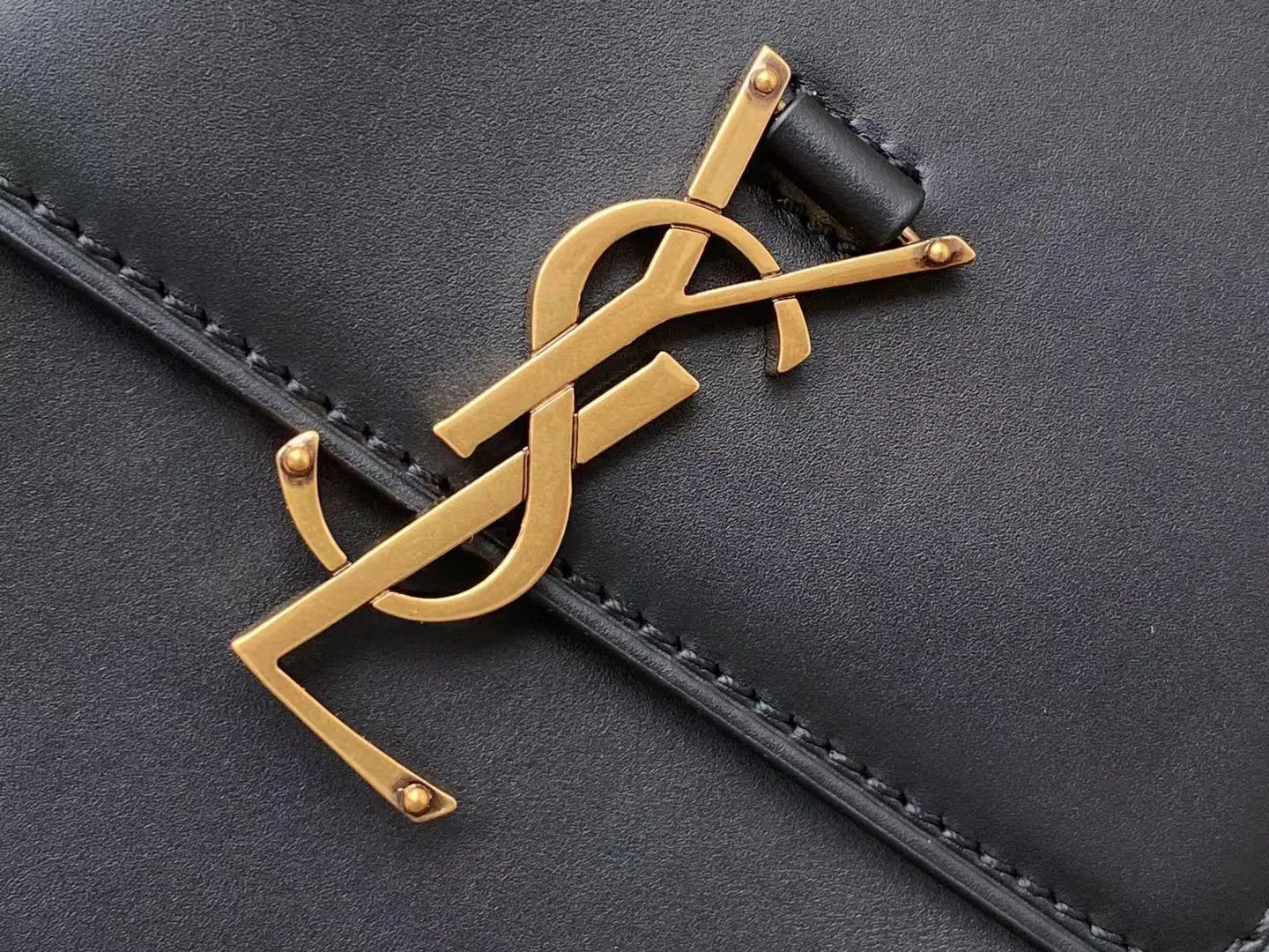 Satchel Bag In Vegetable Tanned Black Material With Gold Hardware For Women