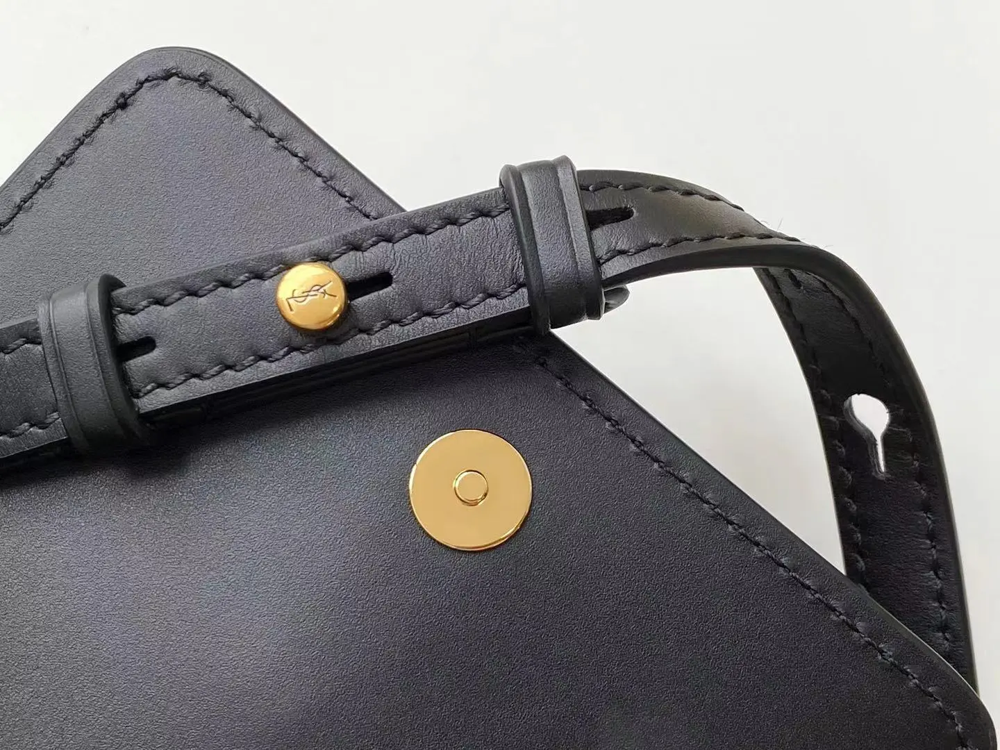 Satchel Bag In Vegetable Tanned Black Material With Gold Hardware For Women