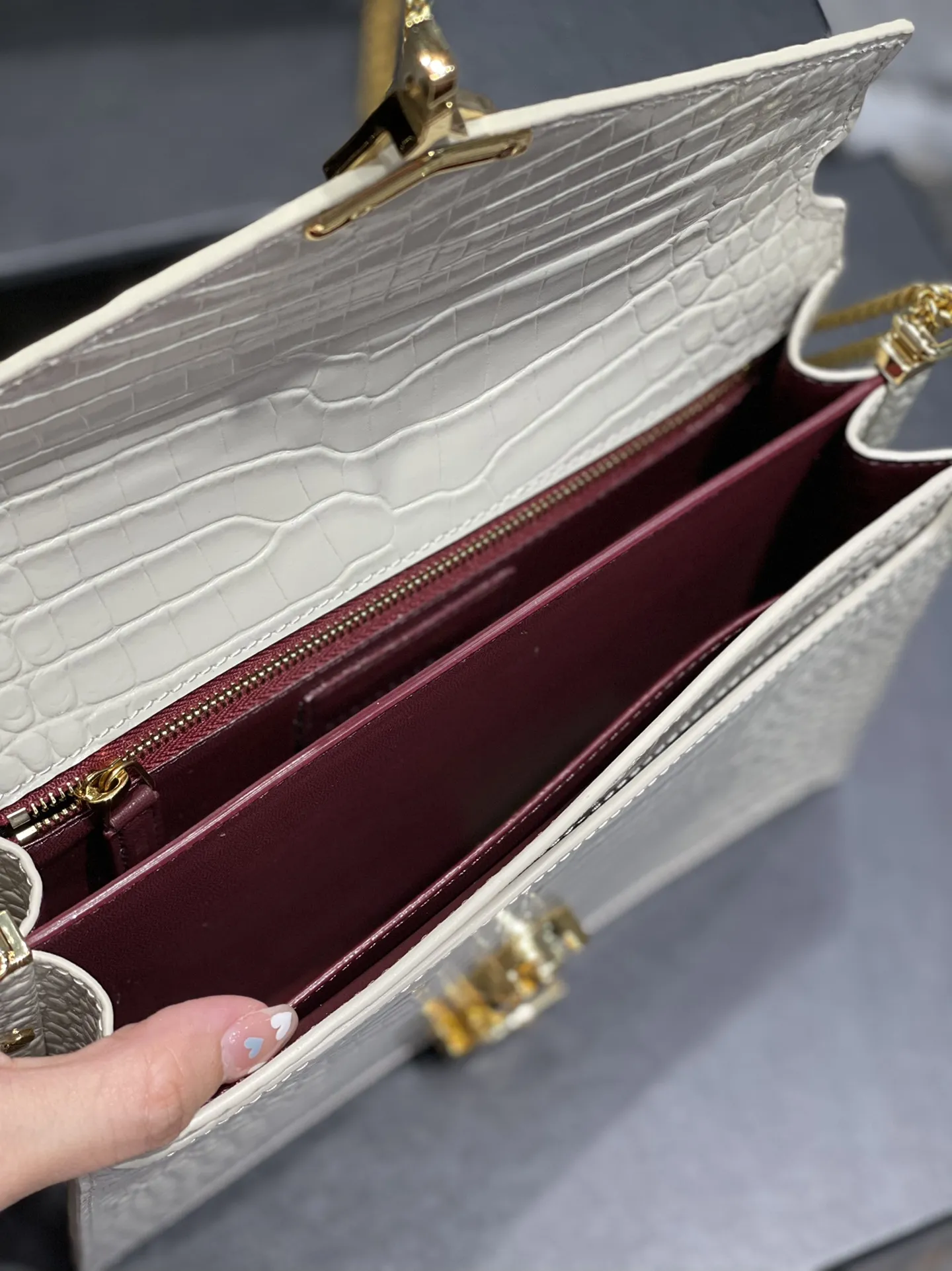 Cassandra Medium Chain Bag White In Grain De Poudre Embossed For Women