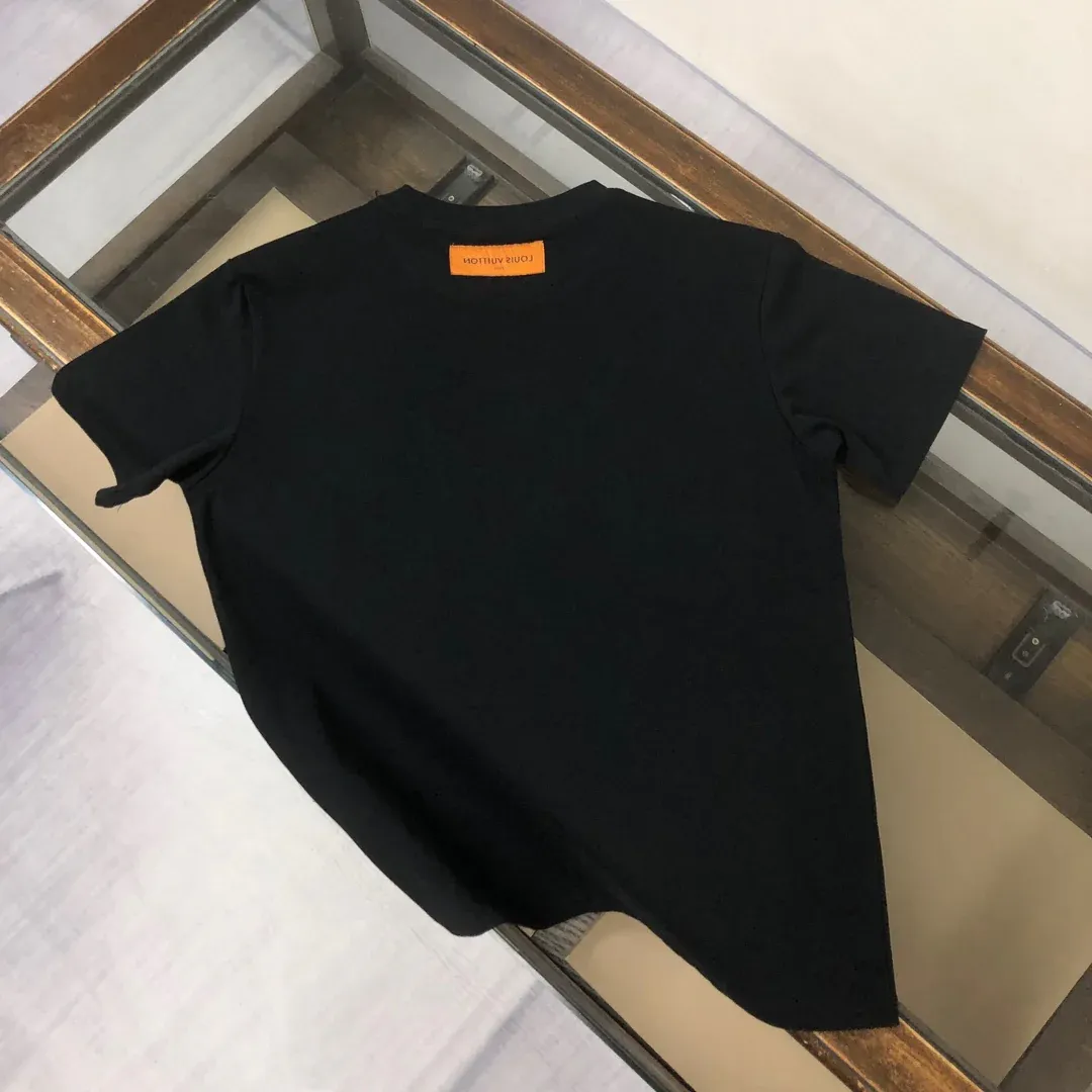 New round neck short sleeved t-shirt