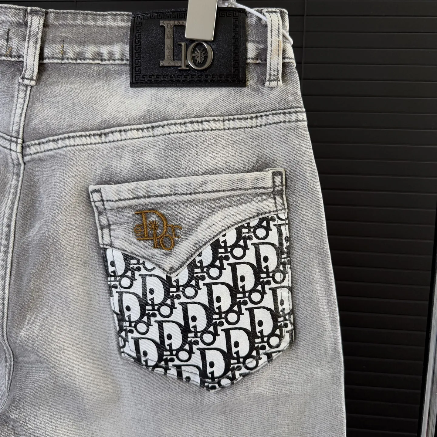 Straight denim shorts