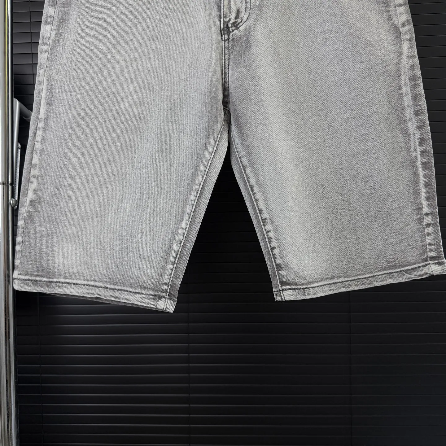 Straight denim shorts