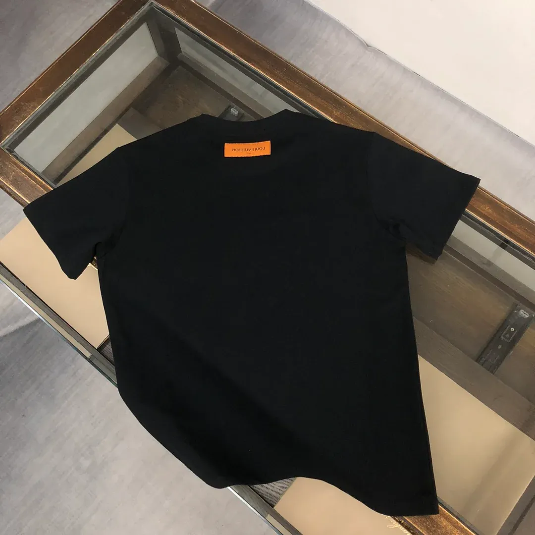 New round neck short sleeved t-shirt