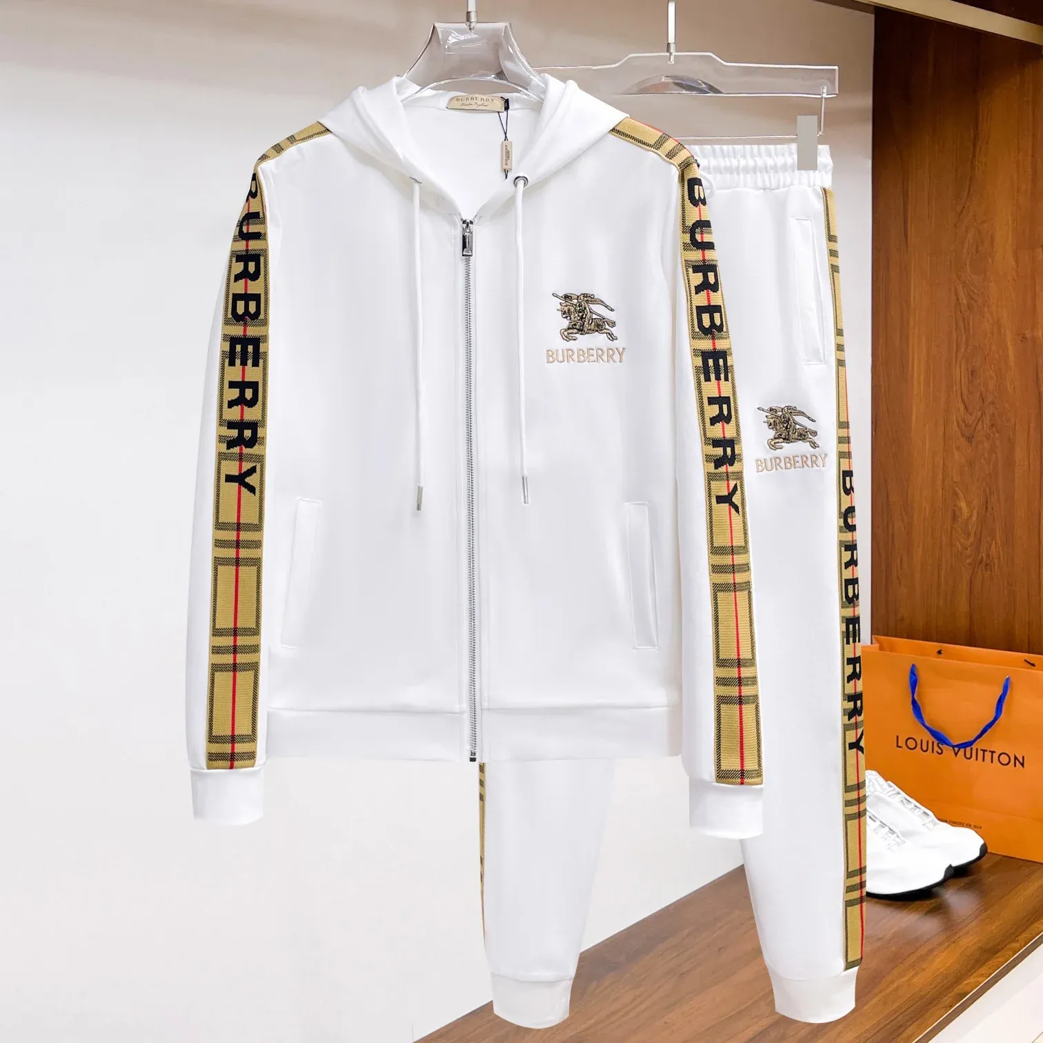 Fashion New Sports Set