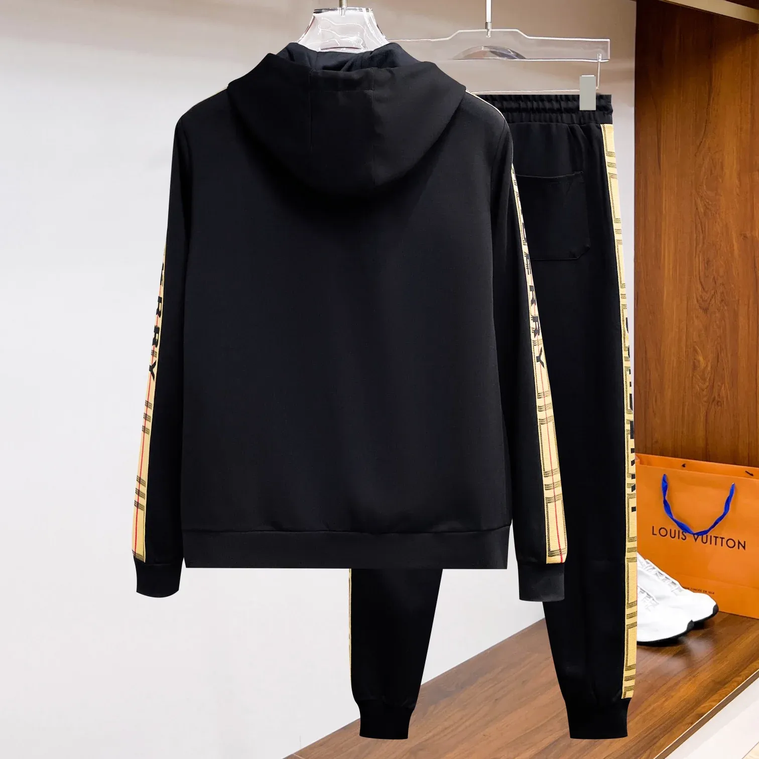 Fashion New Sports Set