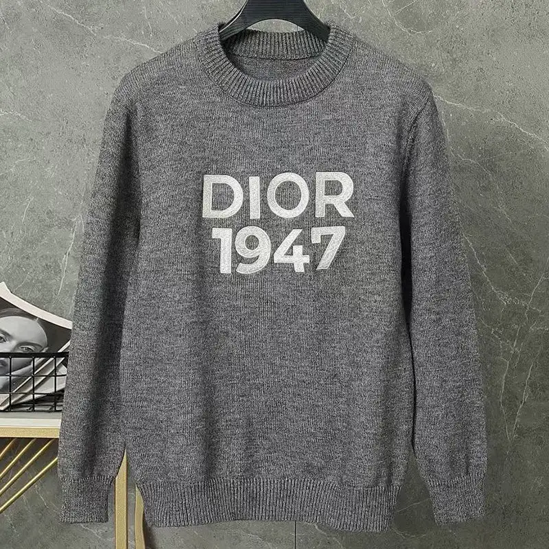 New round neck sweater