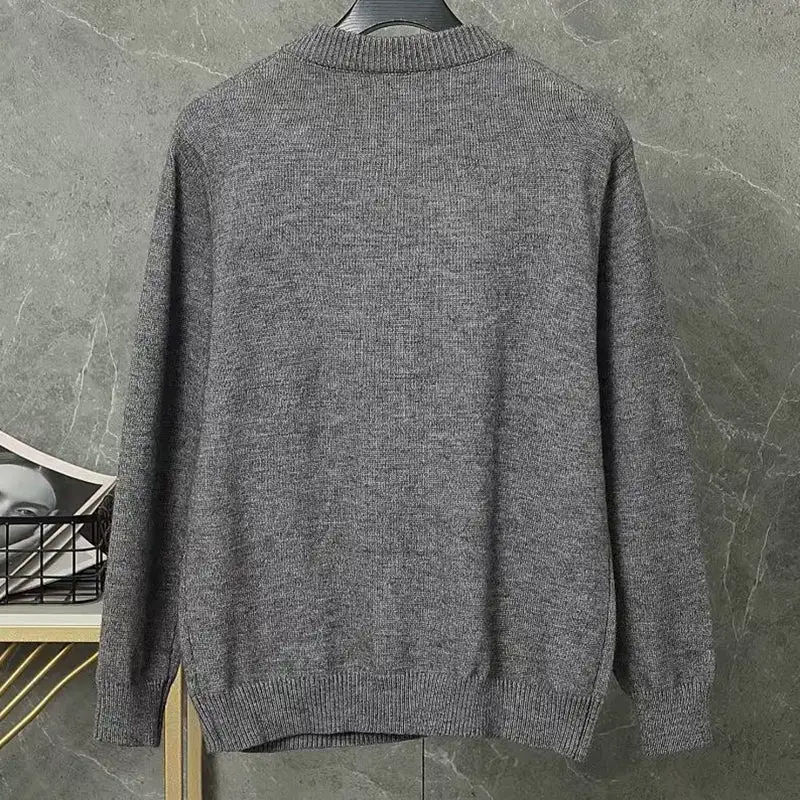New round neck sweater