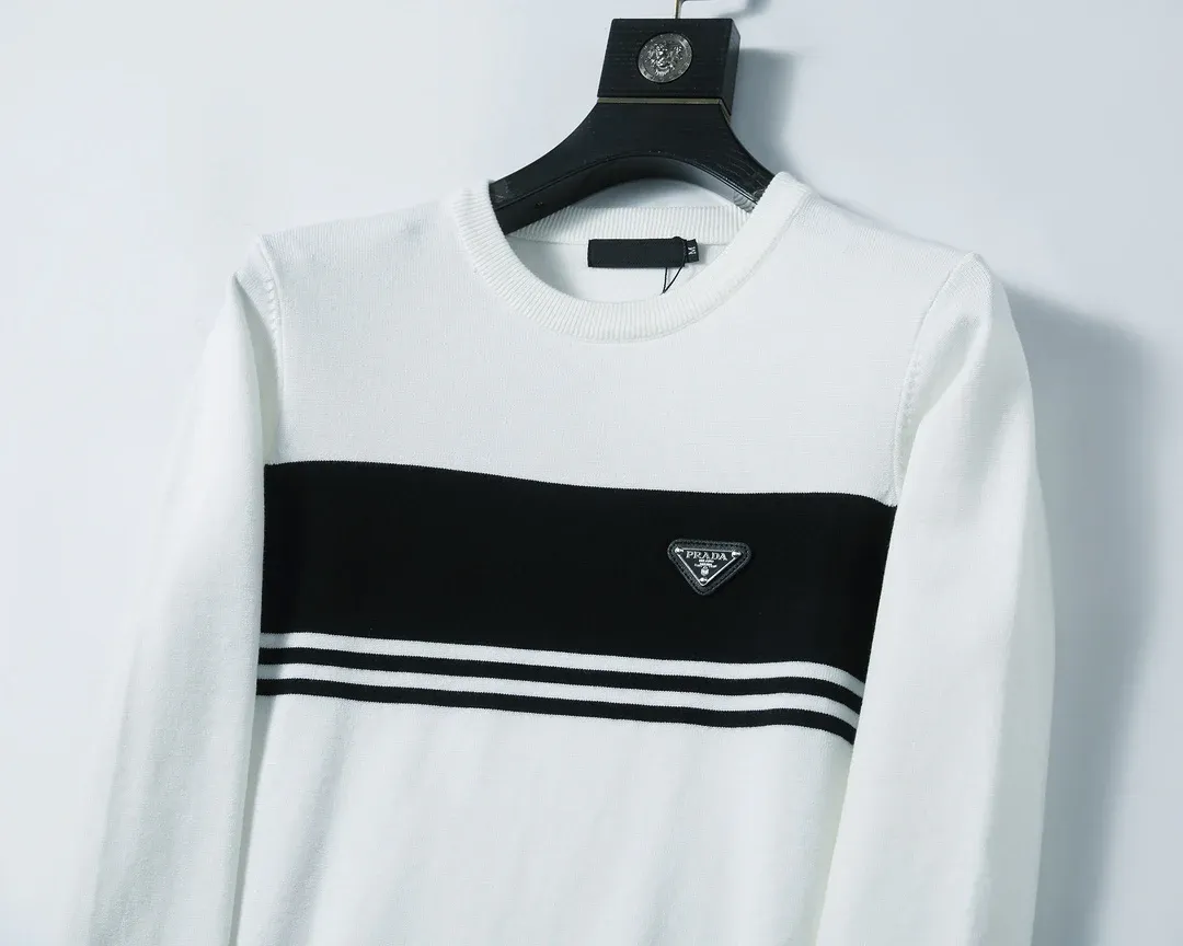 Handsome men's casual sweater