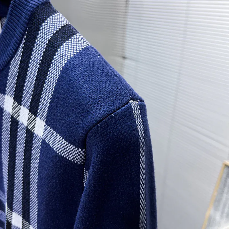 Men fashion knitted sweater