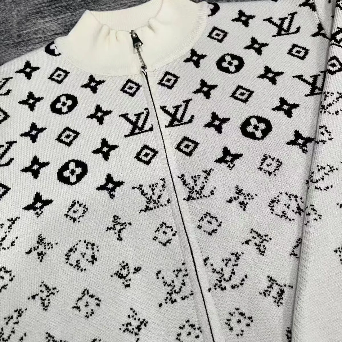 Autumn and winter slim fit white sweater casual stand collar pull-on knitted jacket PD0424101409