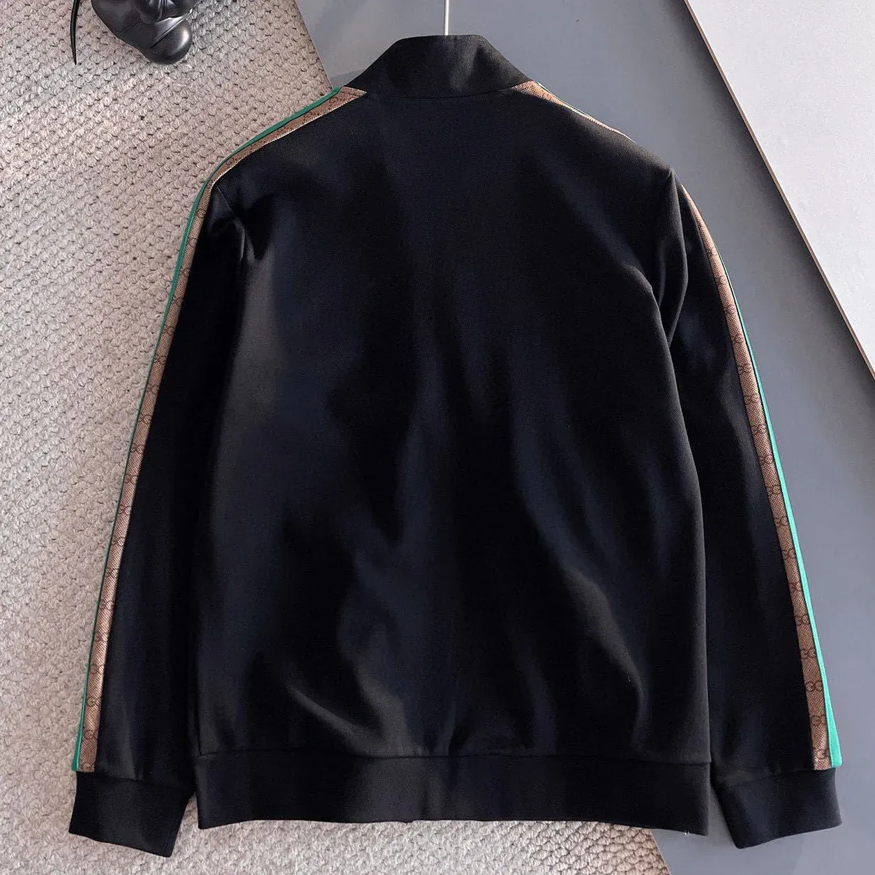 New high-quality sports kit