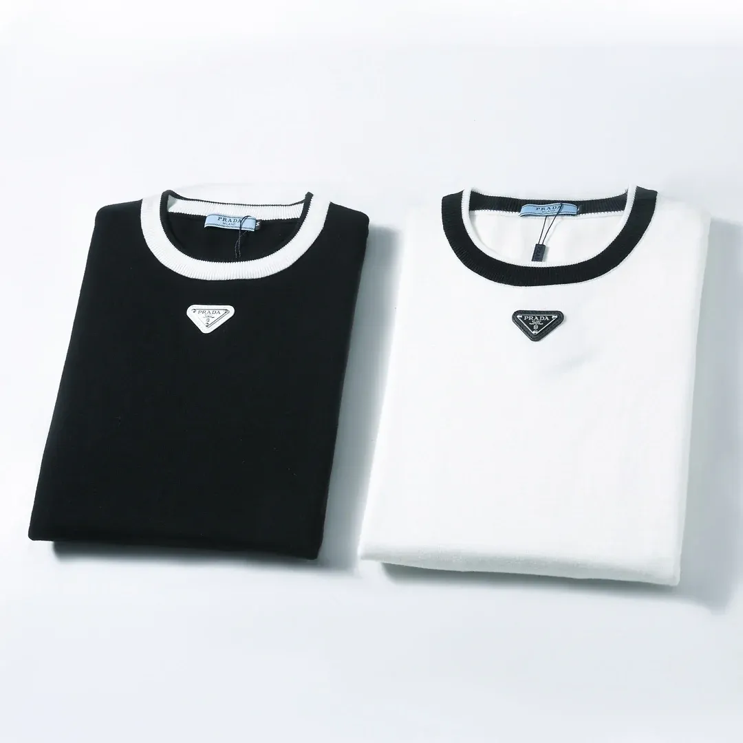 Handsome men's casual sweater