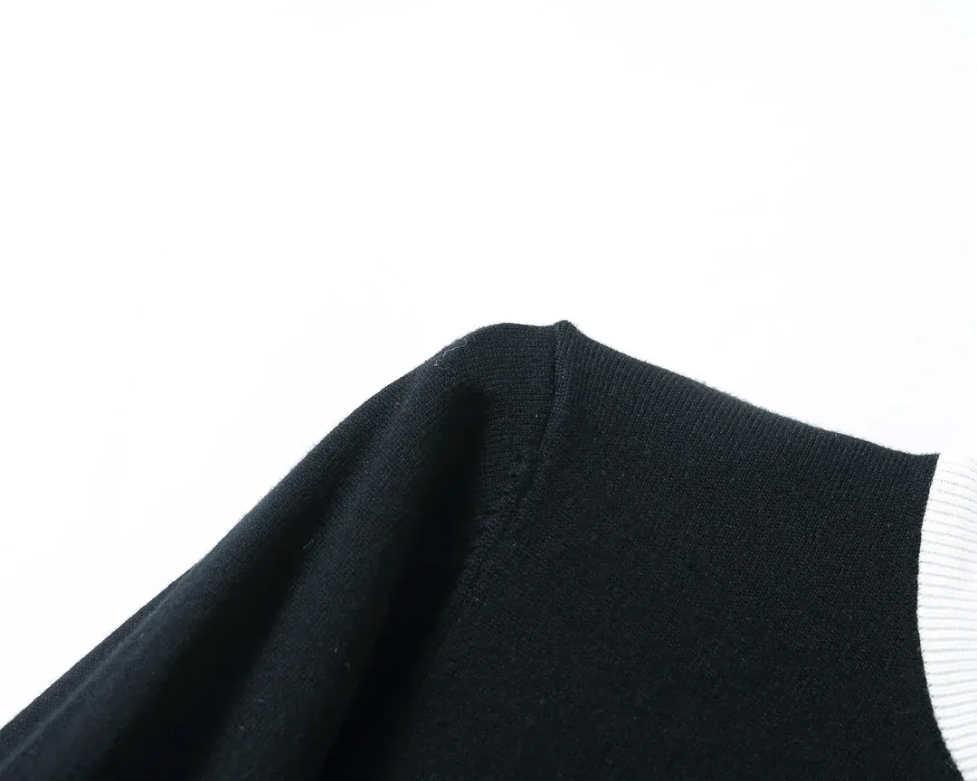 Handsome men's casual sweater