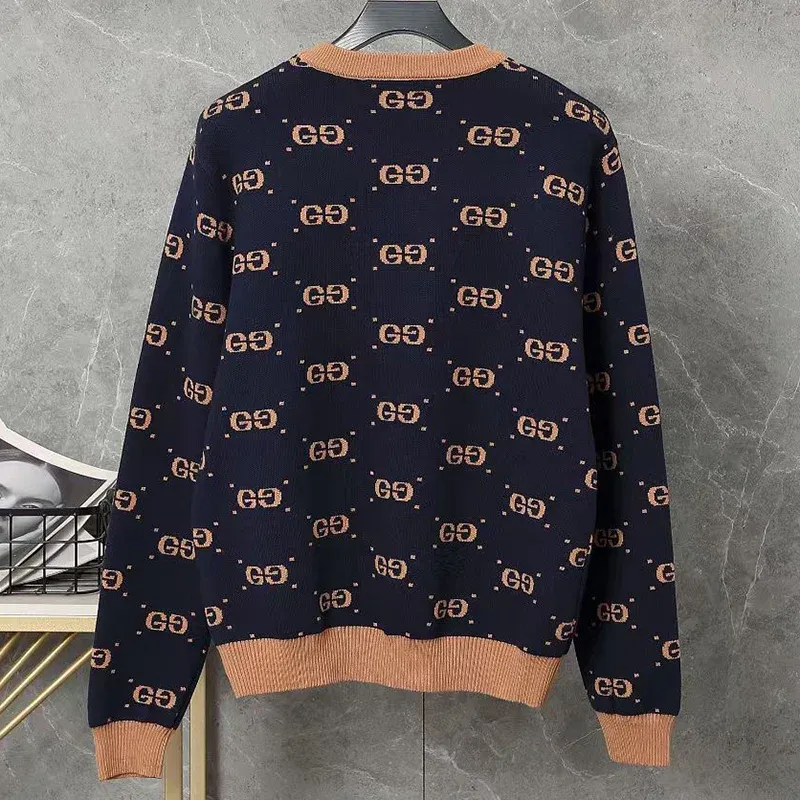 New round neck sweater