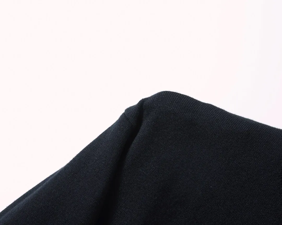 Handsome men's casual sweater