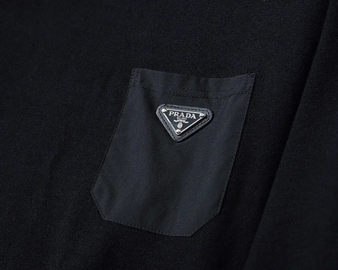 Handsome men's casual sweater