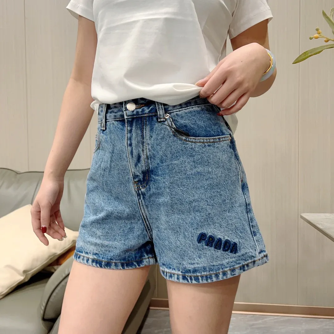 Fashion and versatile high waisted embroidered shorts