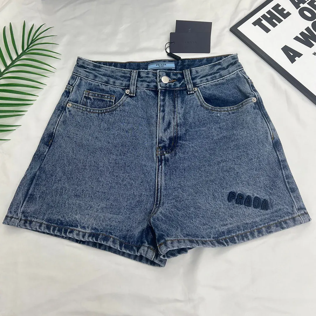 Fashion and versatile high waisted embroidered shorts