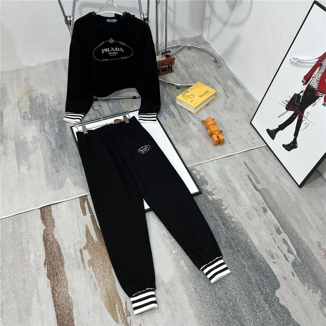 Casual Versatile Long Sleeved Set Hooded