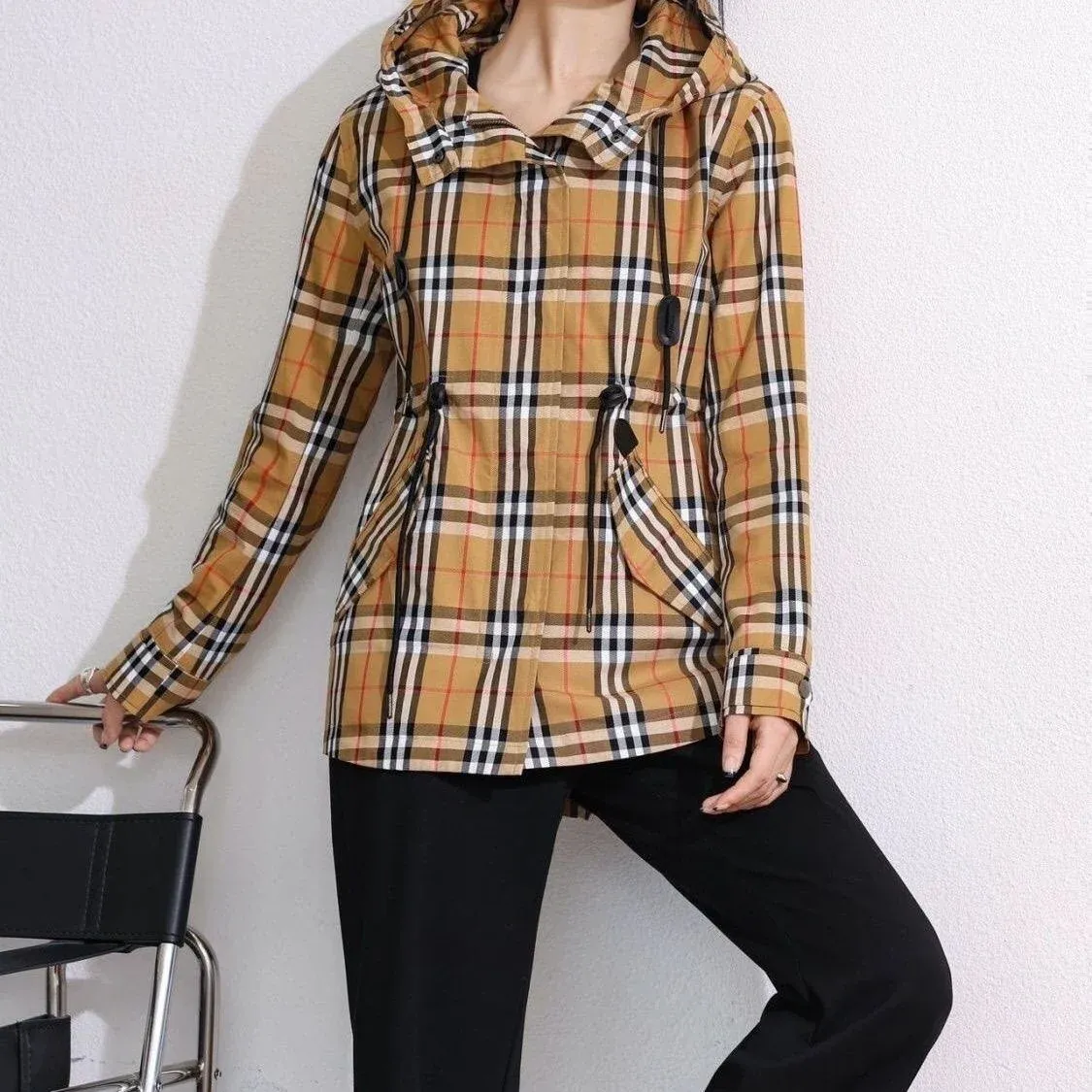 Early spring new fashionable plaid hooded jacket