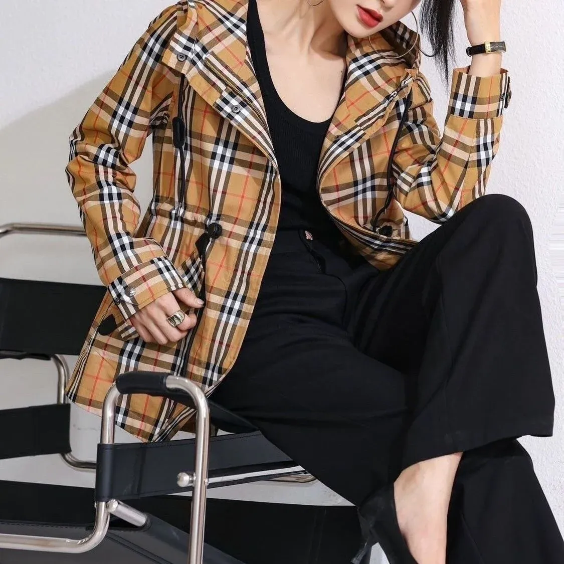Early spring new fashionable plaid hooded jacket