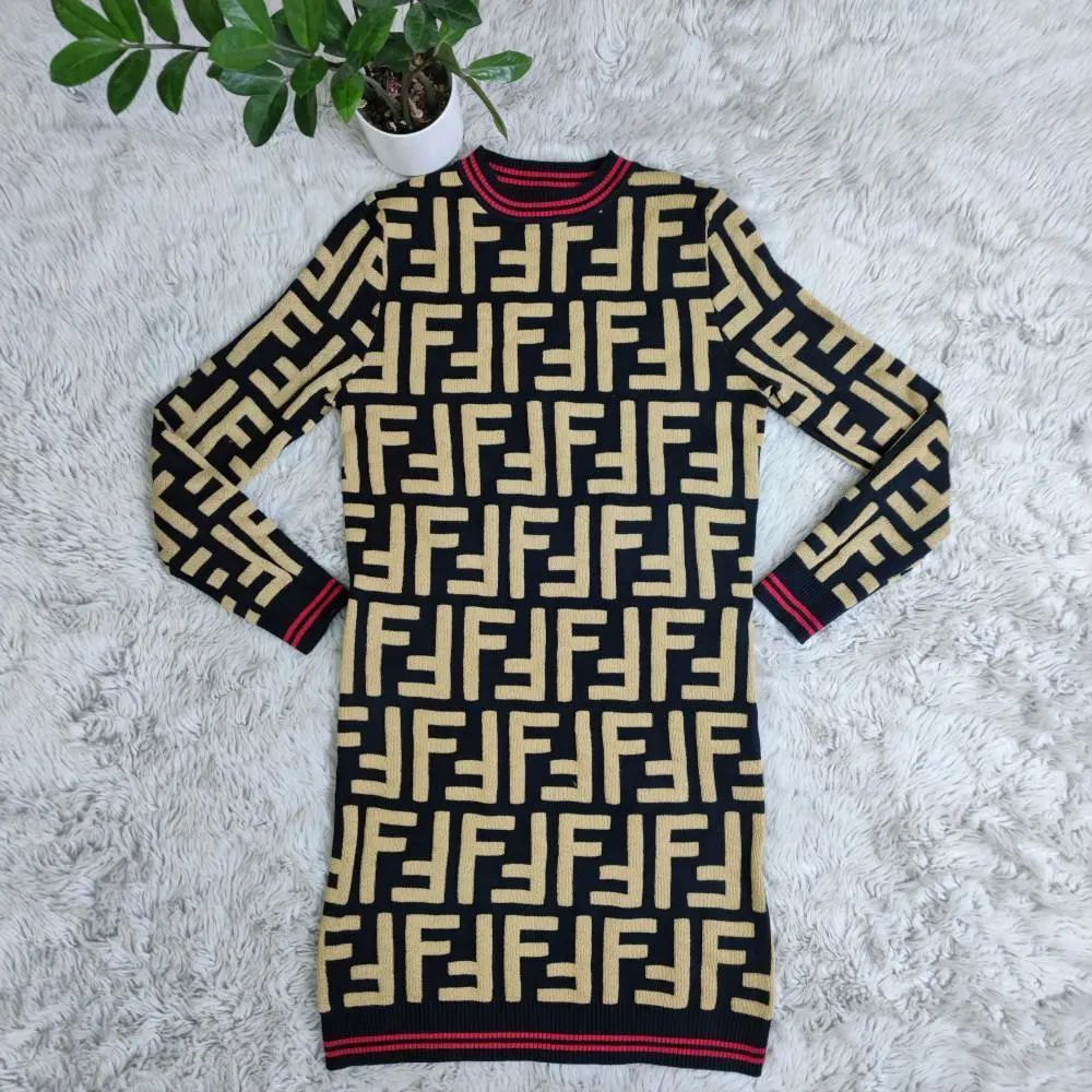 Women's hip-covering knitted sweater dress