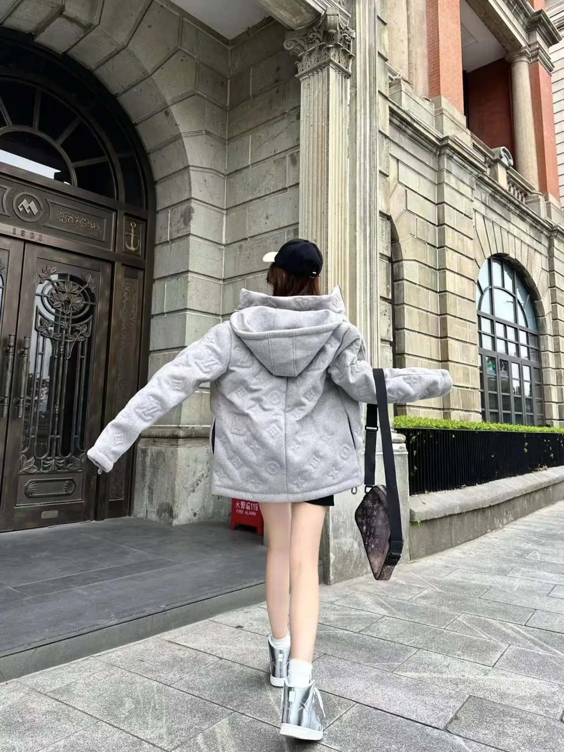 New Fashion Suit Jacket Embossing Process Down Jacket