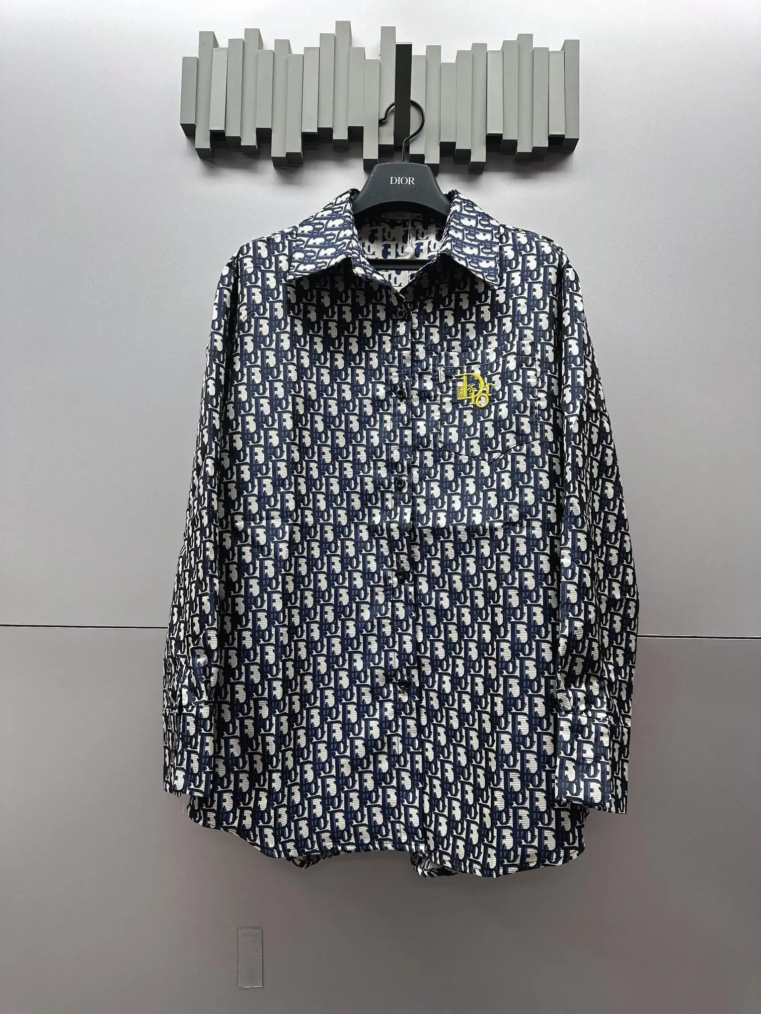 Versatile fashionable lapel shirt