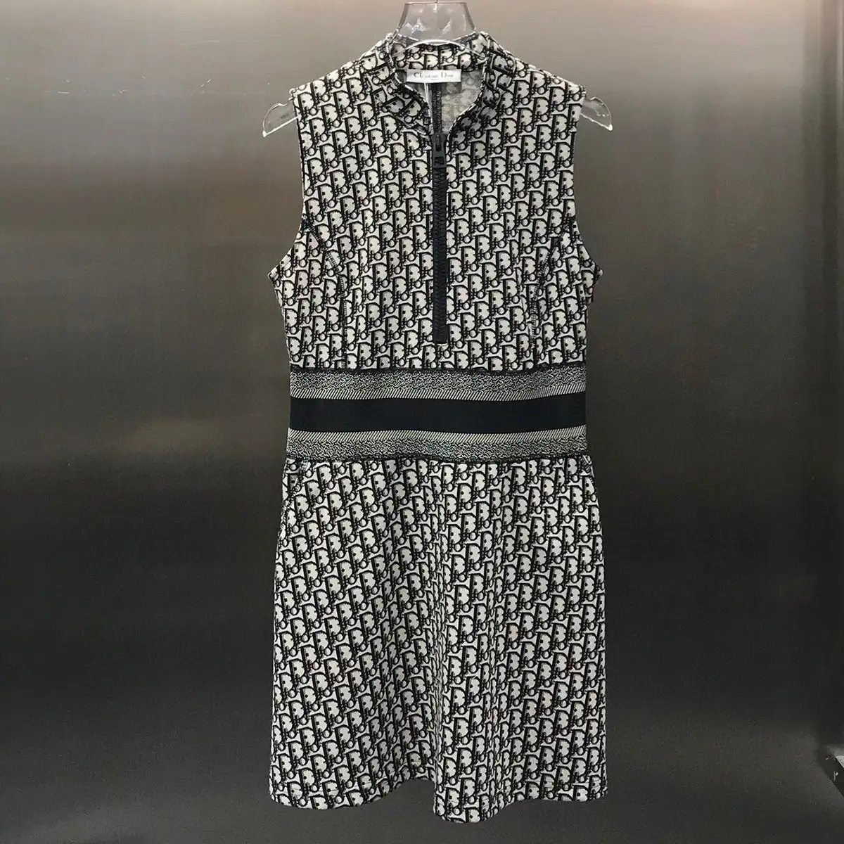 Presbyopia series dress