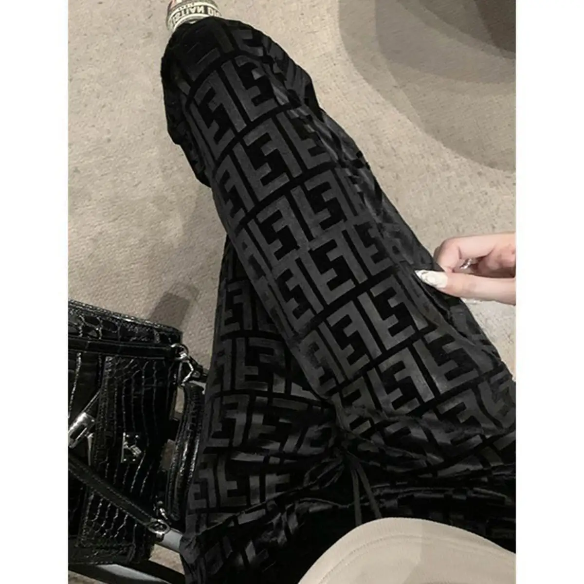 Elastic high waisted gold velvet wide leg pants