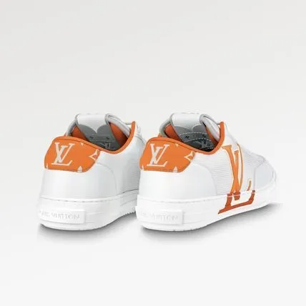 Trendy Vlogo fashion laceup sneakers