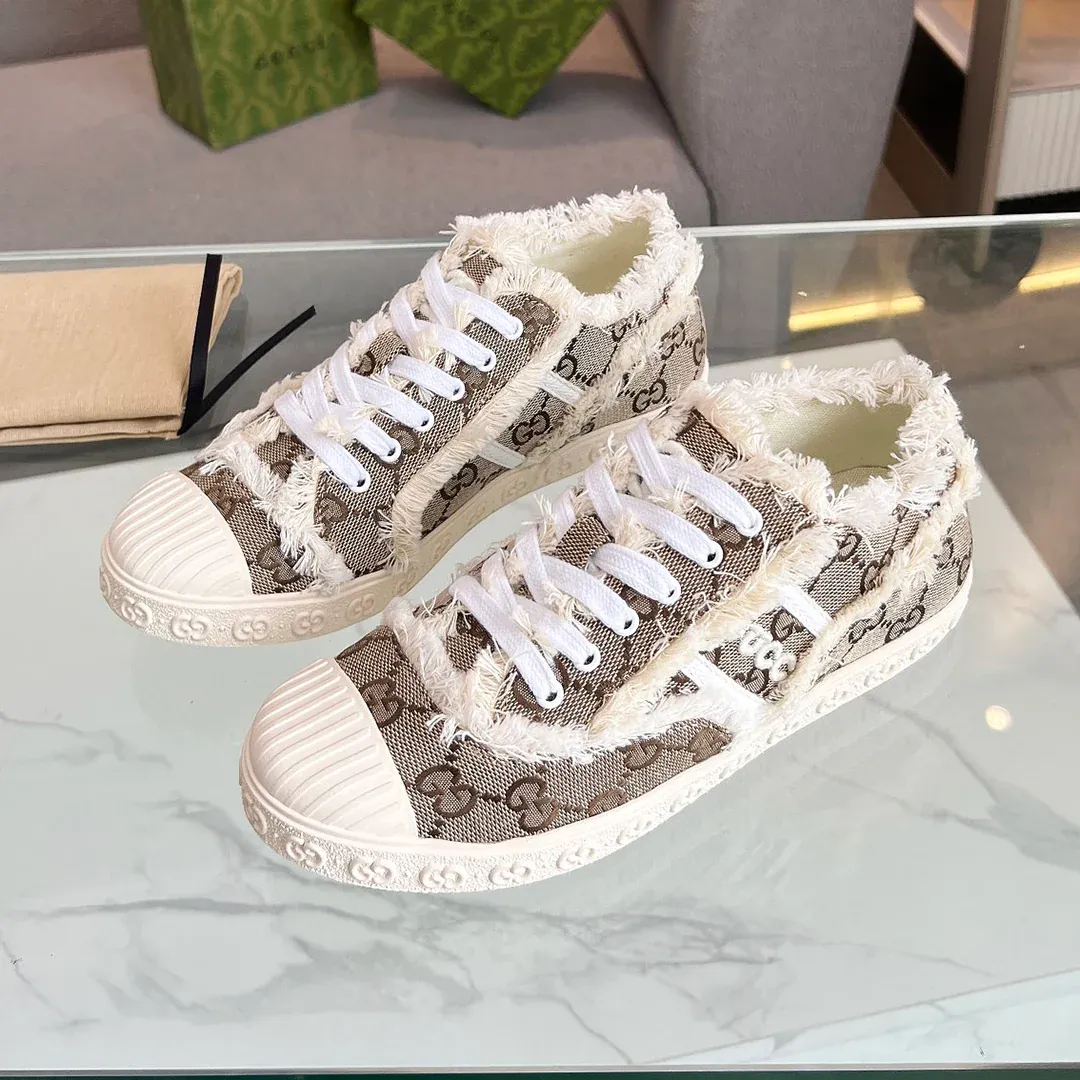 Ladies new fashion versatile sports sneakers