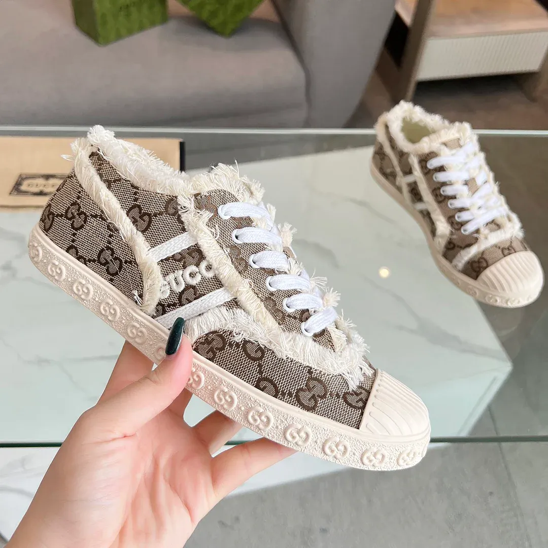 Ladies new fashion versatile sports sneakers