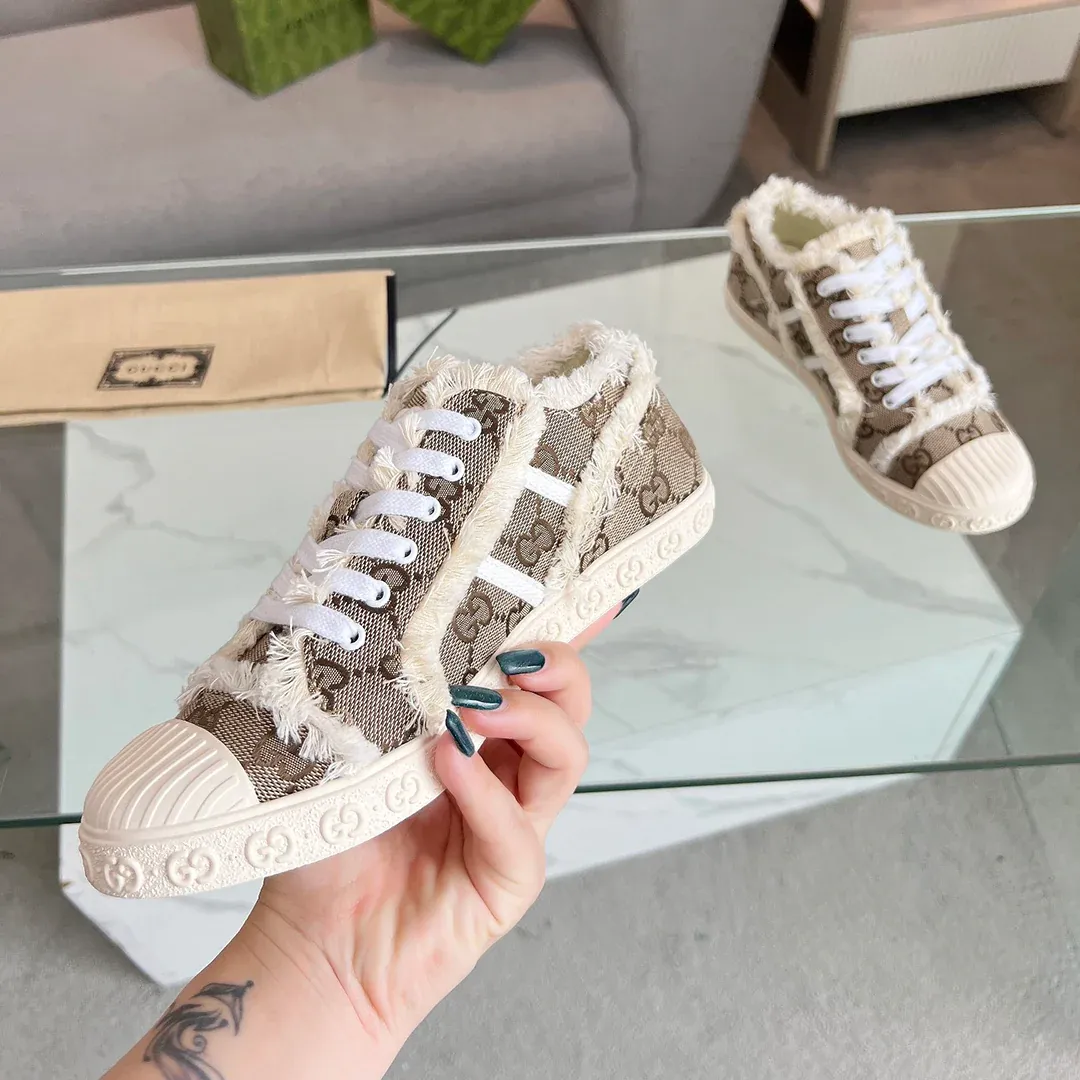 Ladies new fashion versatile sports sneakers