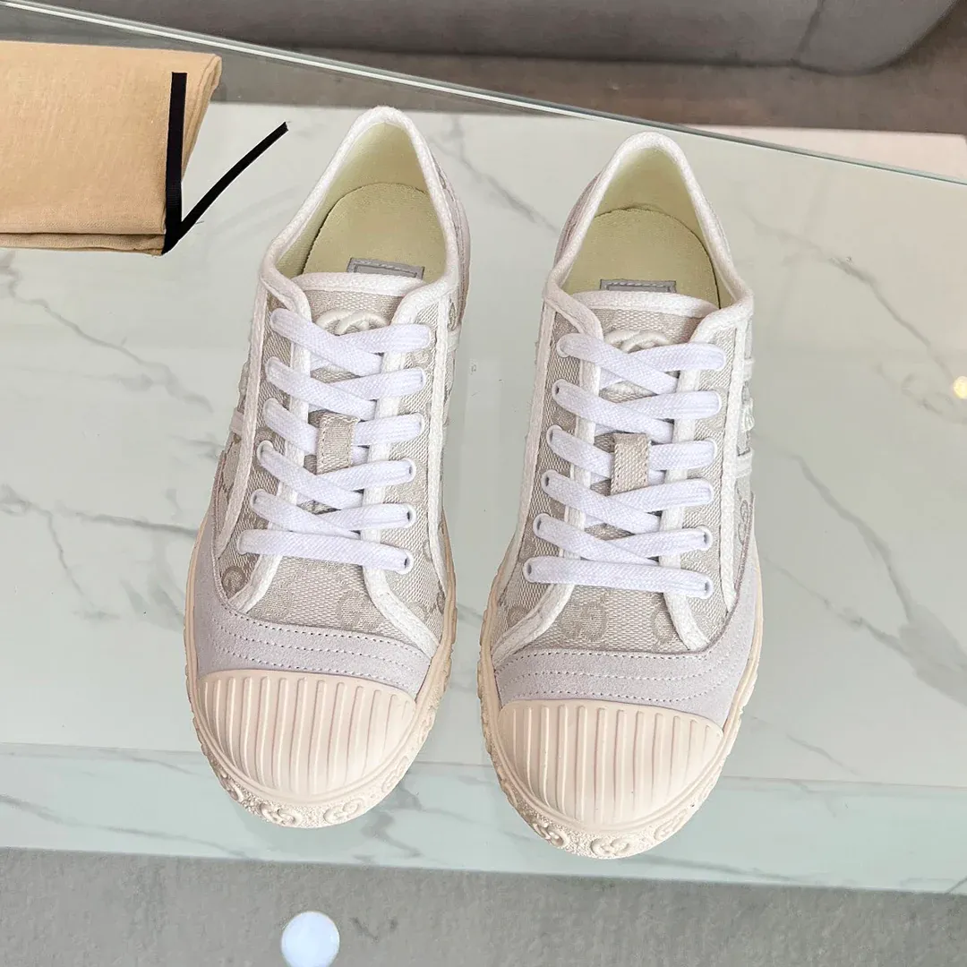 Ladies new fashion versatile sports sneakers