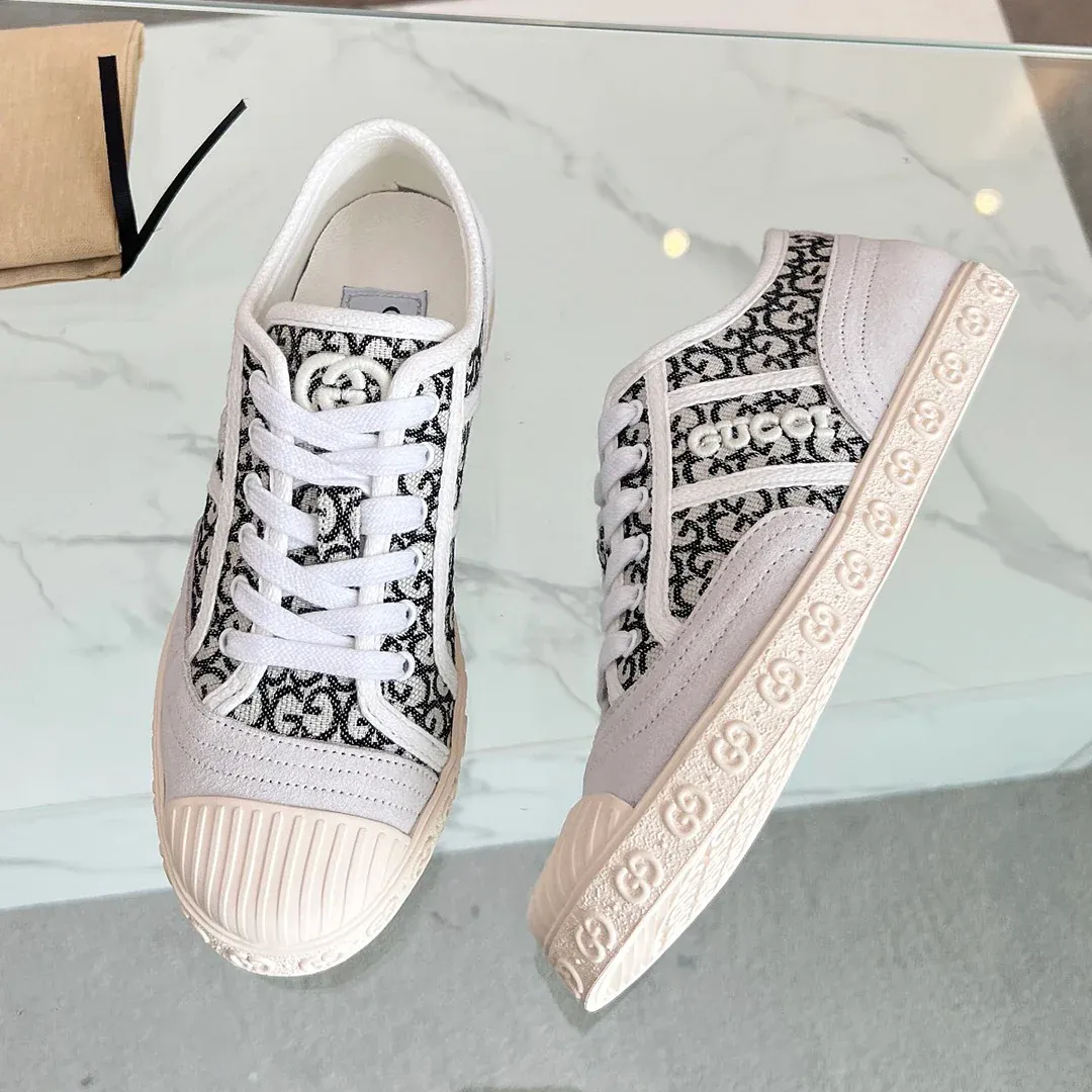 Ladies new fashion versatile sports sneakers