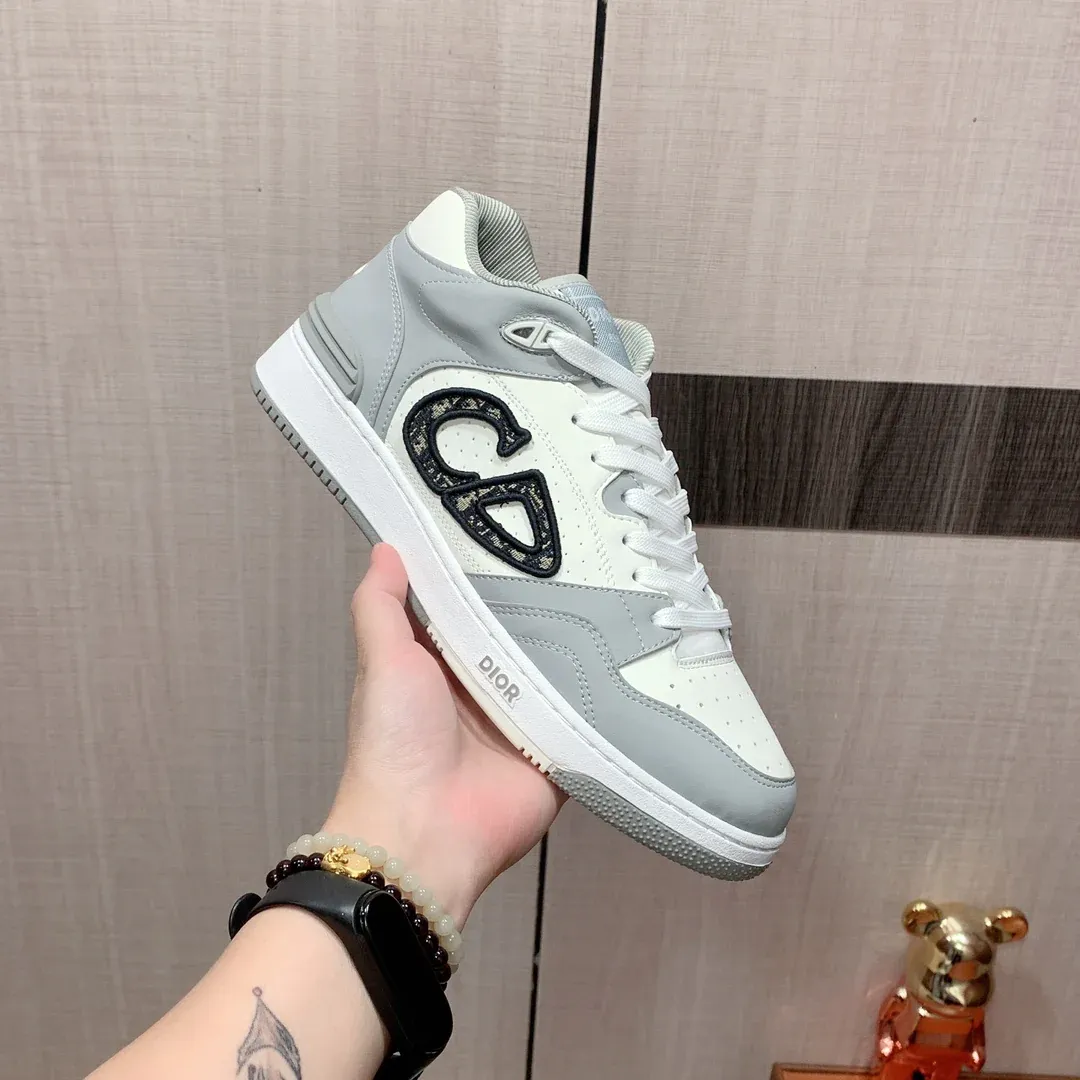 New fashion classic versatile sports sneakers