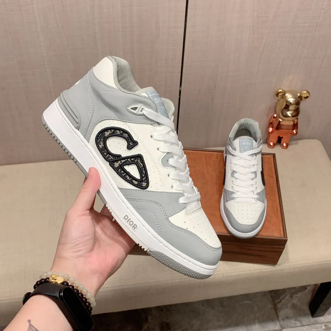 New fashion classic versatile sports sneakers