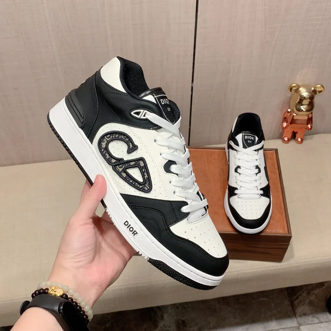 New fashion classic versatile sports sneakers