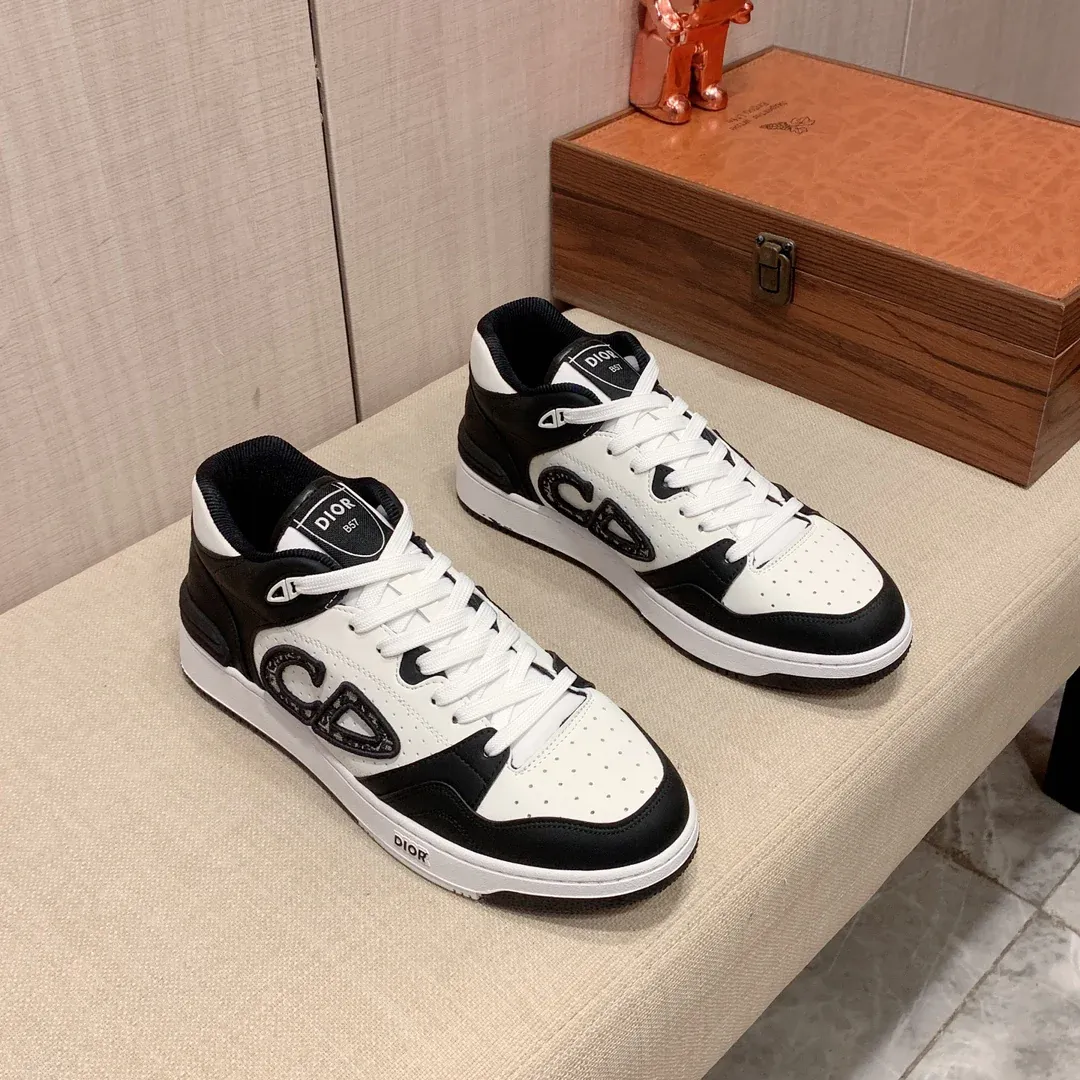 New fashion classic versatile sports sneakers