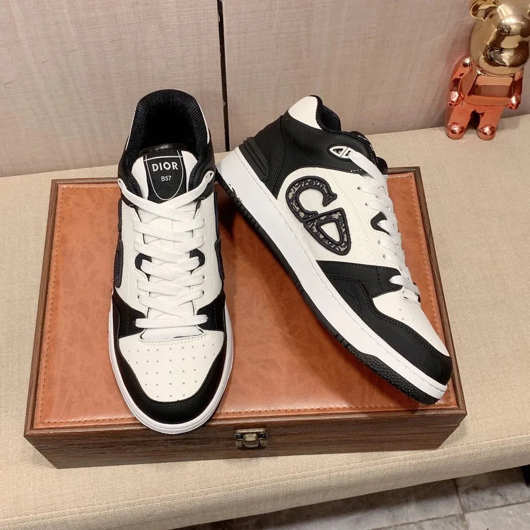 New fashion classic versatile sports sneakers