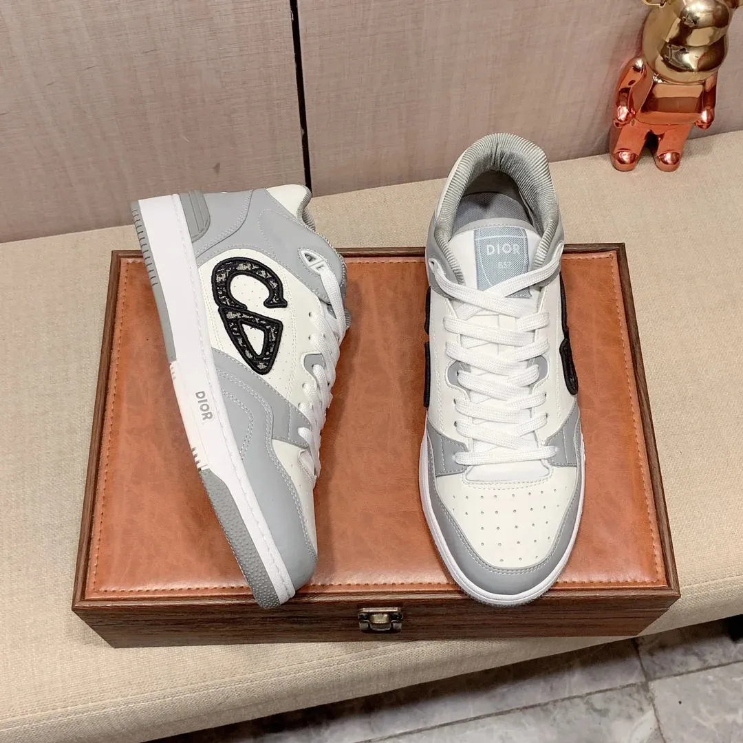 New fashion classic versatile sports sneakers