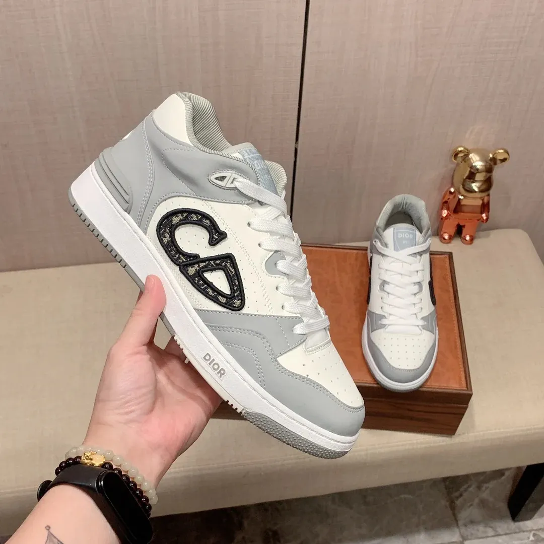 New fashion classic versatile sports sneakers