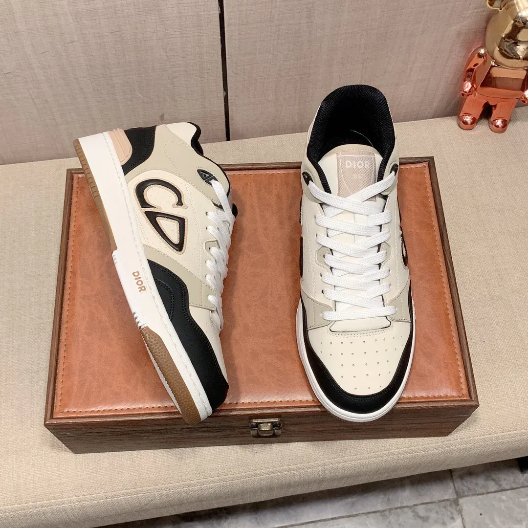 New fashion classic versatile sports sneakers