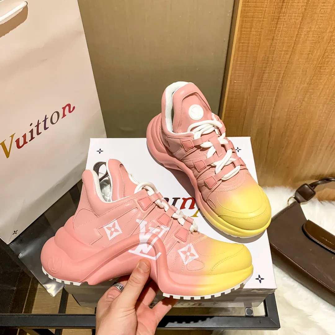 Fashion and versatile casual sports shoes