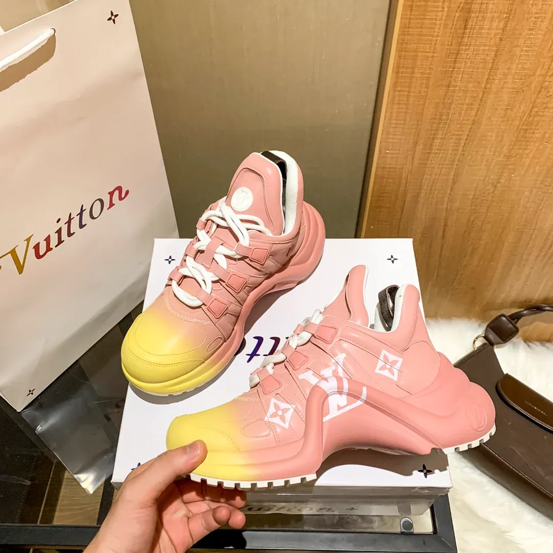 Fashion and versatile casual sports shoes