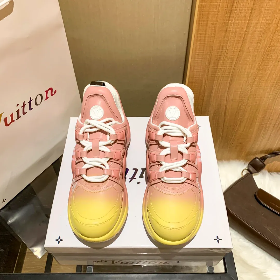 Fashion and versatile casual sports shoes