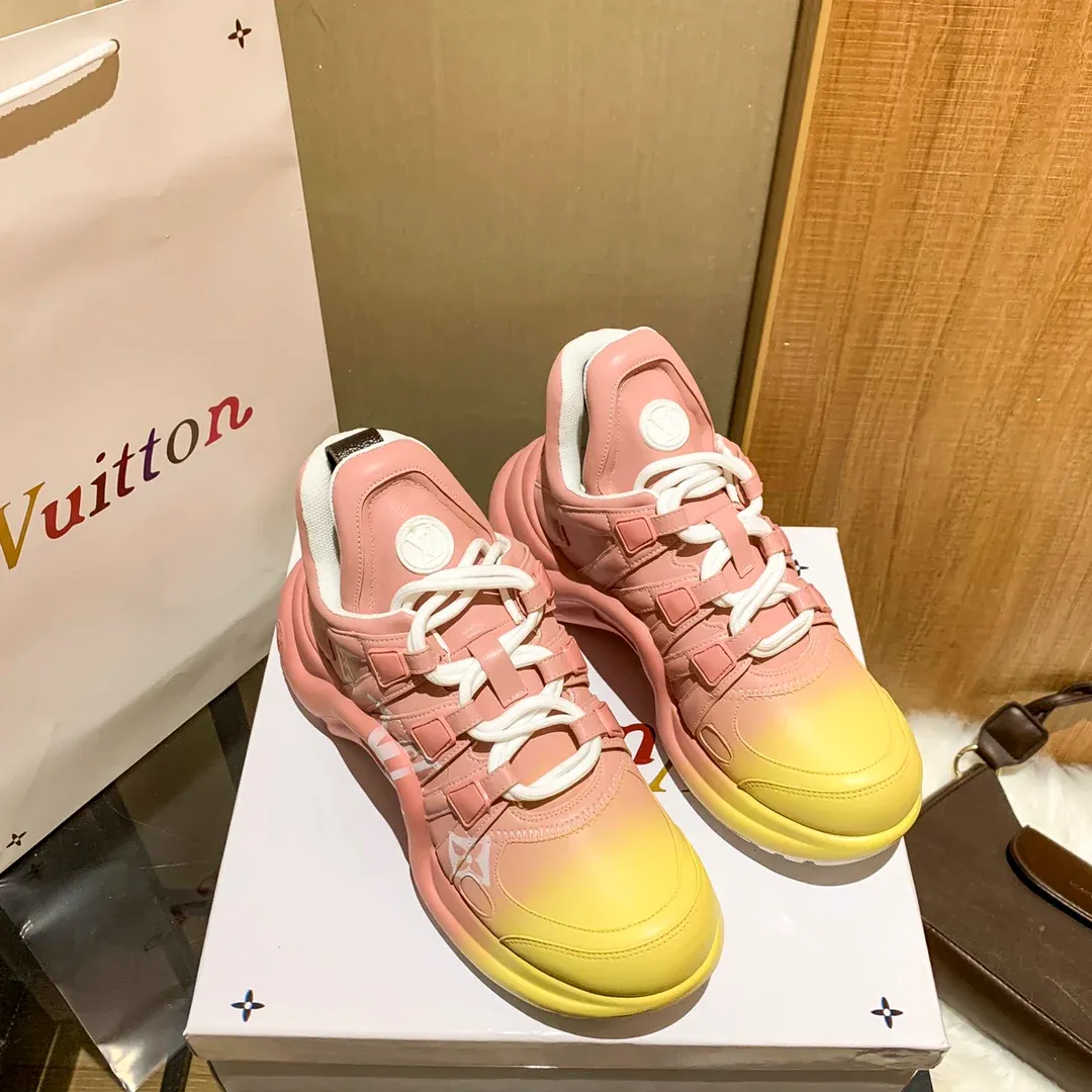 Fashion and versatile casual sports shoes