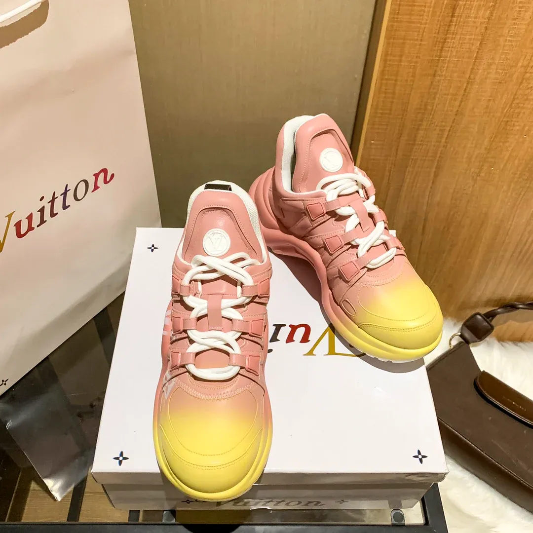 Fashion and versatile casual sports shoes