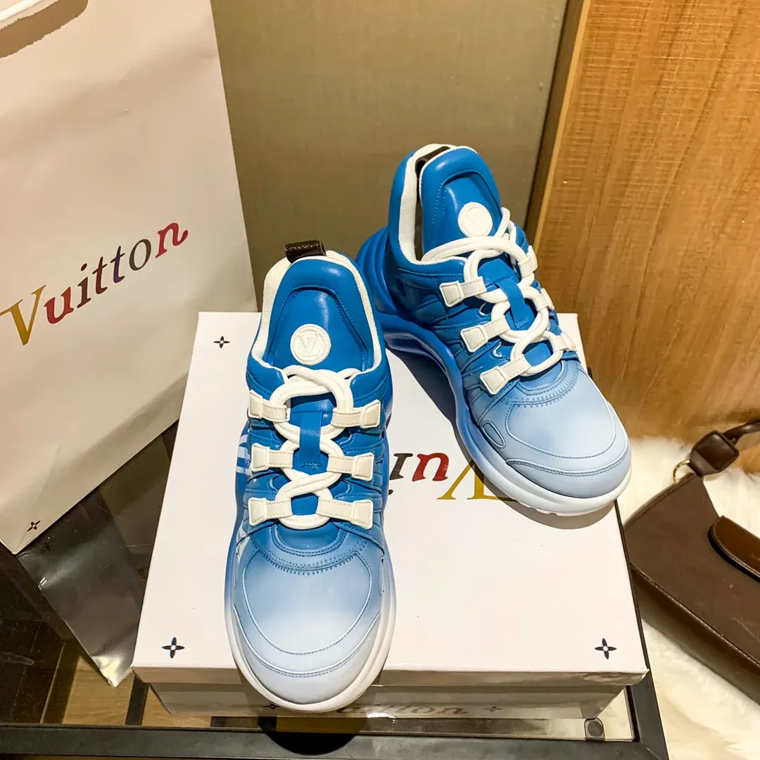 Fashion and versatile casual sports shoes